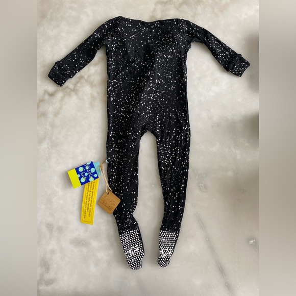 New! KicKee Pants Print Footie 2Way Zipper in Midnight Foil Constellations 12-18 - Picture 3 of 6